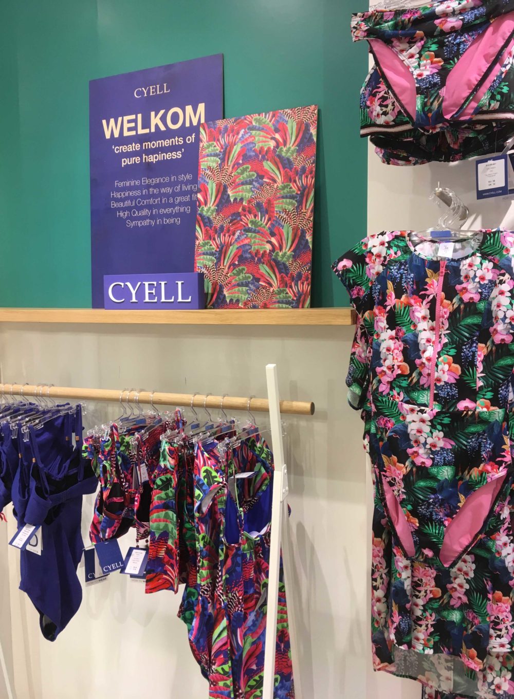 Cyell showroom presentatie wand, visual merchandise